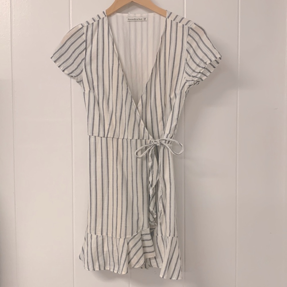 Abercrombie and Fitch Wrap Dress XS Petite White w/ Blue Vertical Stripes